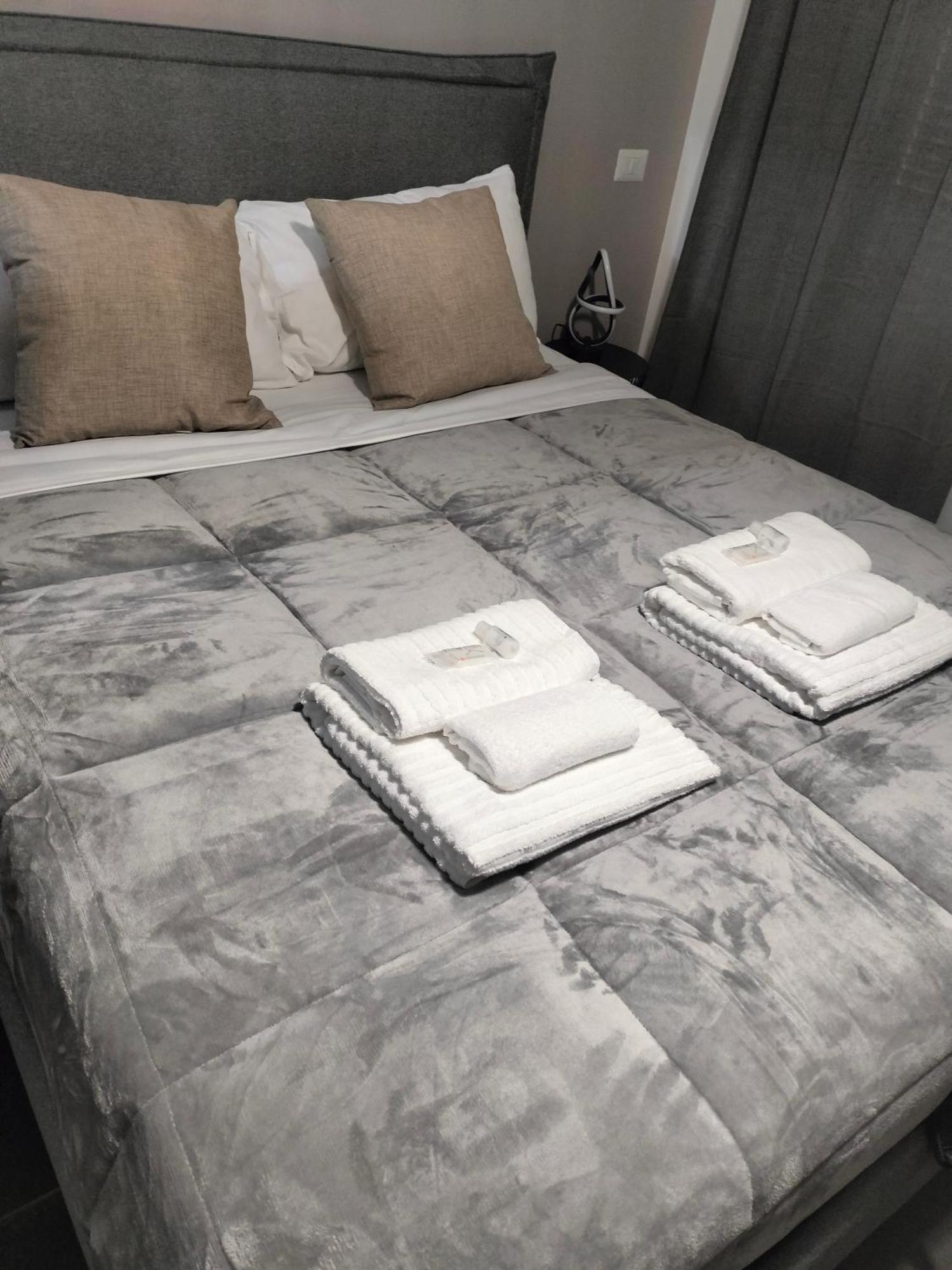 Azzurra Guest House Vaticano โรม ภายนอก รูปภาพ